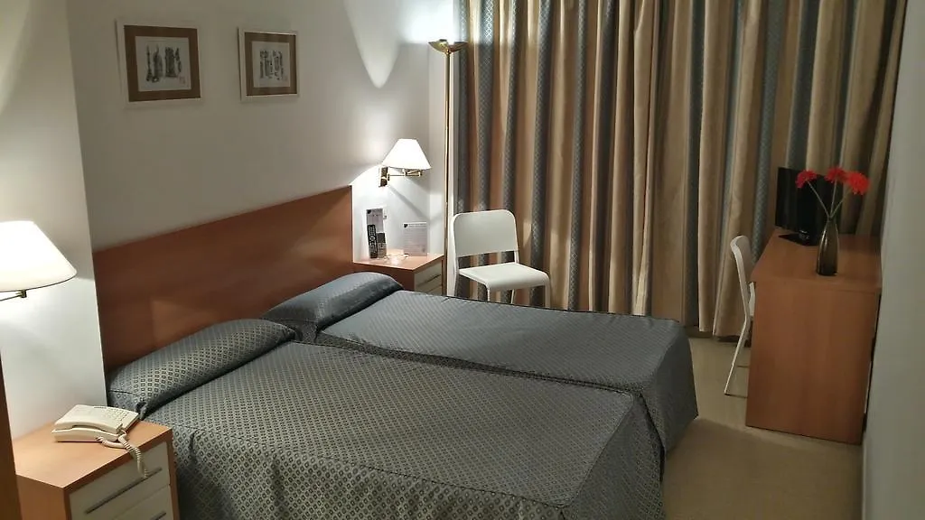 Hotel El Paraiso contacts